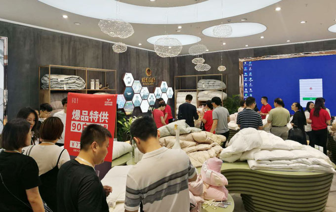 多地展會(huì)現(xiàn)場(chǎng)簽單！百聯(lián)憑什么“約”到服裝家紡用戶？